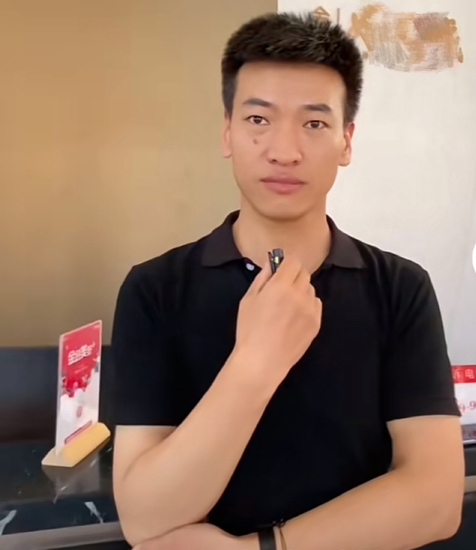 一杯梁白开的第一张照片--山西残疾人相亲网